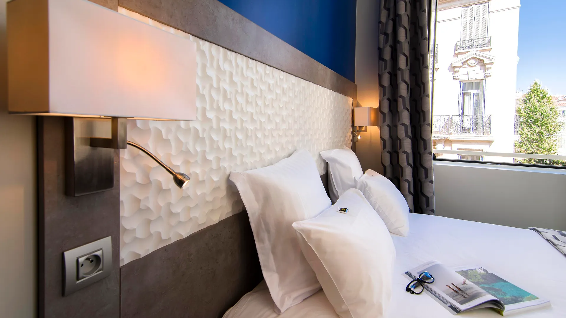 Hotel Carre Vieux Port Marseille 3*,  France