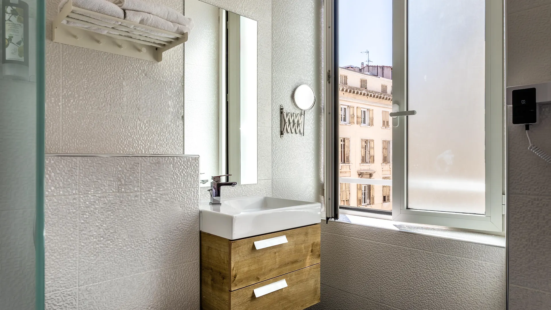 Hotel Carre Vieux Port Marseille 3*,