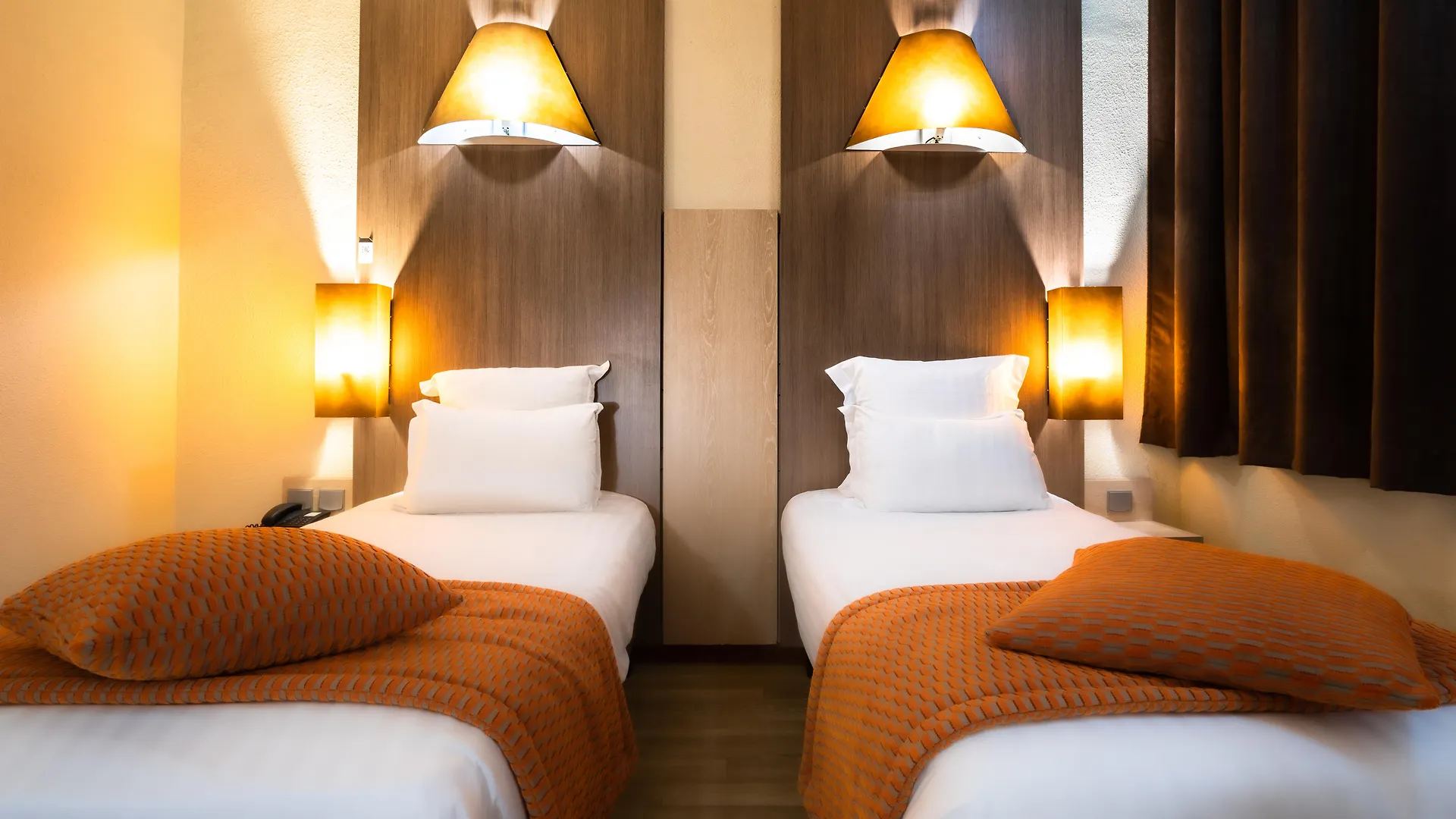 Hotel Carre Vieux Port Marseilles 3*,