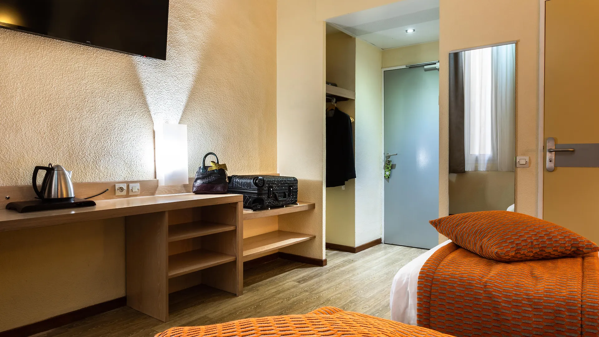 Hotel Carre Vieux Port Marseilles