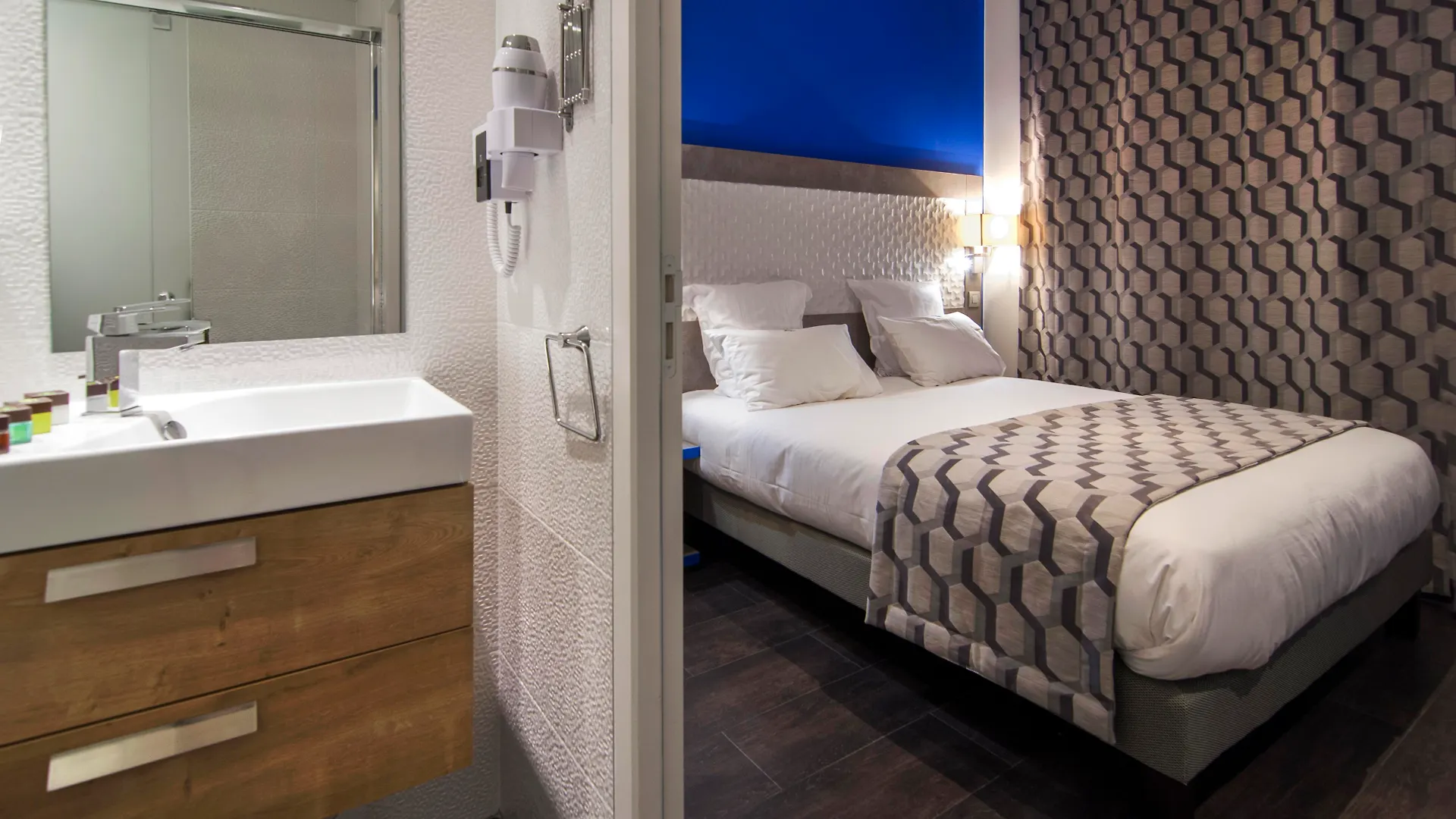 Hotel Carre Vieux Port Marseilles